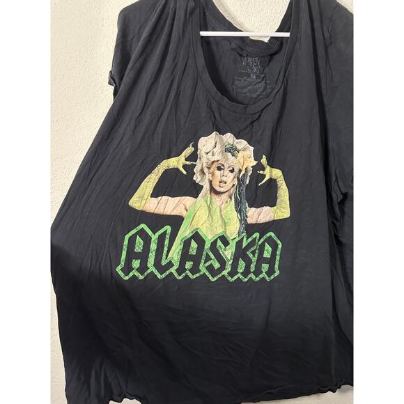 Alaska 5000 Drag Queen Shirt Torrid Size 5 - Picture 1 of 2